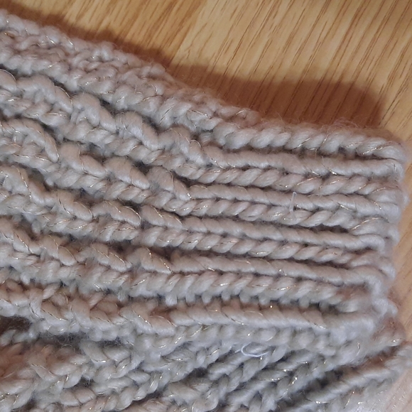 Mittens - Picture 3 of 7